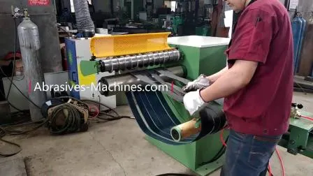 La Cina produce macchine da taglio precise per nastri abrasivi